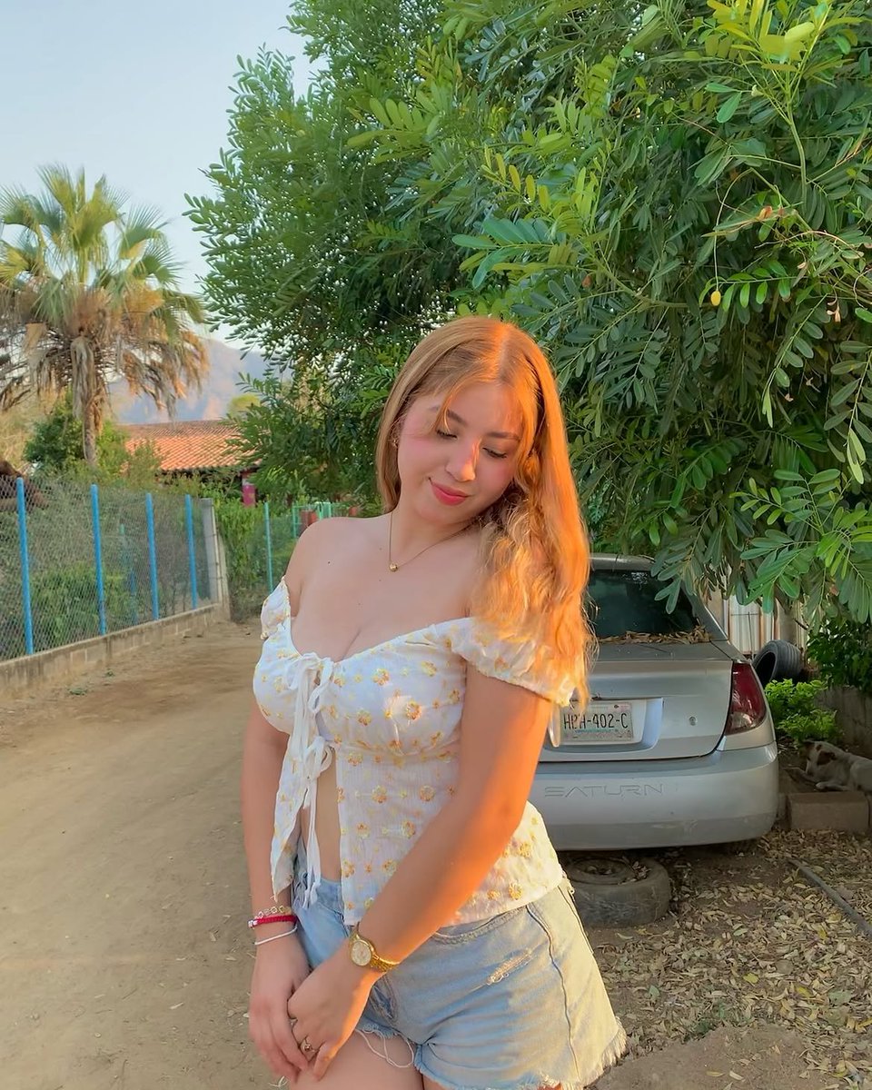 FabyBalt's tweet photo. Ayer me sentía bonita ☺️😘 https://t.co/mbKd5u3OhO