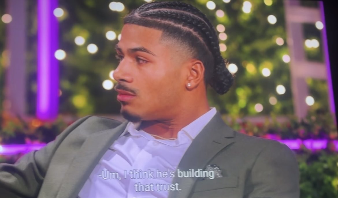 kuromikitkat's tweet photo. “Melanie do you trust Sincere” 
LMFAAOOOOO NOPEEE
#loveislandusa https://t.co/YWDyiOdkDV