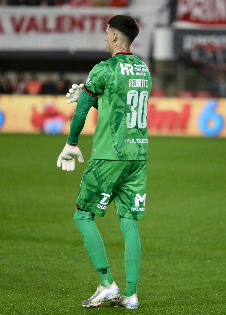 Newells's tweet photo. 🧤💪🏼 https://t.co/smBQZOtb6U
