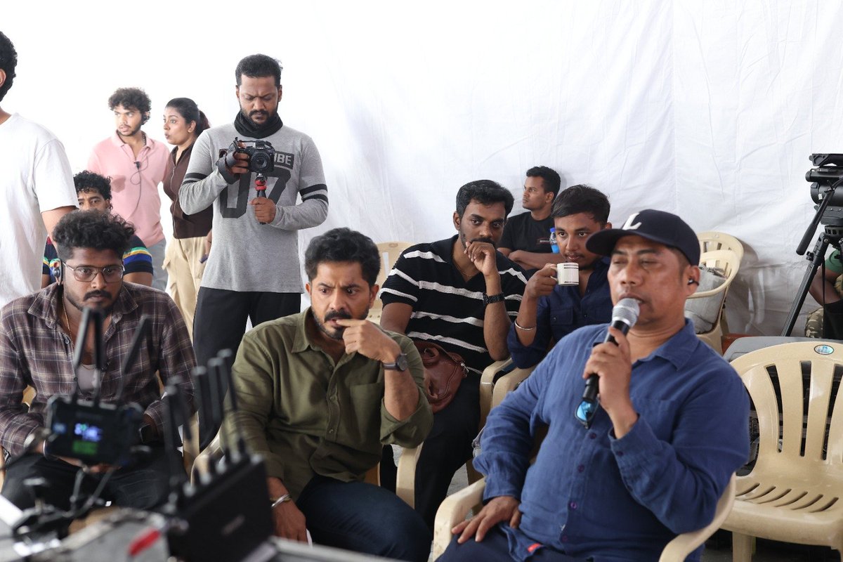 _MovieVerse's tweet photo. #KJRNext
- For this film, he underwent 2 months of intensive Parkour Martial Arts training, a first of its kind action style being introduced in Indian cinema. What makes it even more remarkable? KJR performed the action sequences himself, without a dupe 💥 https://t.co/zzy2j3L5WZ