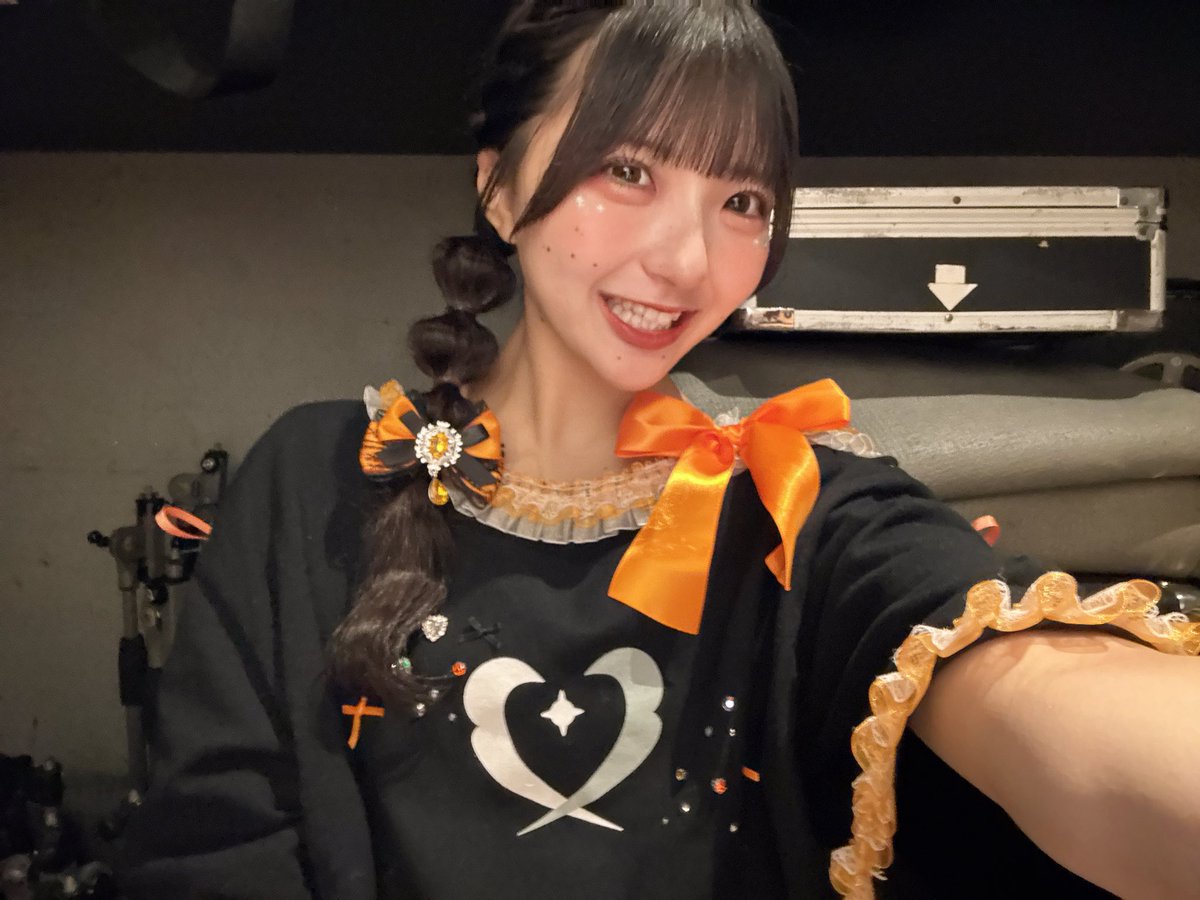 Shippo_Chiaki's tweet photo. おはよぉ！！！ちゃ☀️☁️

ちあきは左前に髪の毛を出すのがすきなんですよねーーーー、これからも左前に髪の毛が垂れ下がってることが多いと思いますぬふふふふ

今日はみんなと遊びたい気分なので、オレンジのものを見つけたら、この投稿に送って🥺🥺🥺ちあきがおおぉぉっていいます(?) https://t.co/dftTTBrjsY