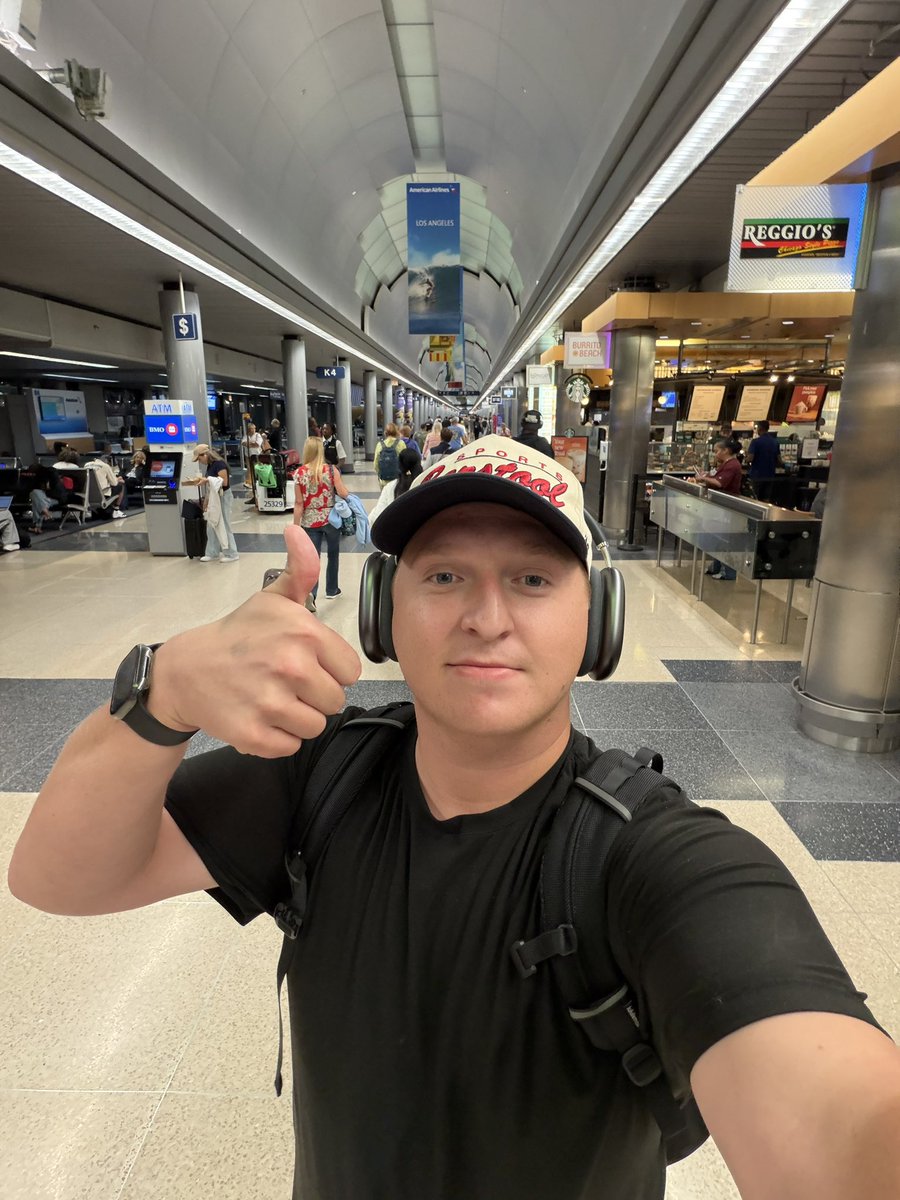 iambarstoolgreg's tweet photo. In all seriousness, I don’t know how to describe this last week from camp to Toronto. The things I get to call “work” are so sick. You guys are the best and I appreciate everyone https://t.co/qcHmAYNFX5