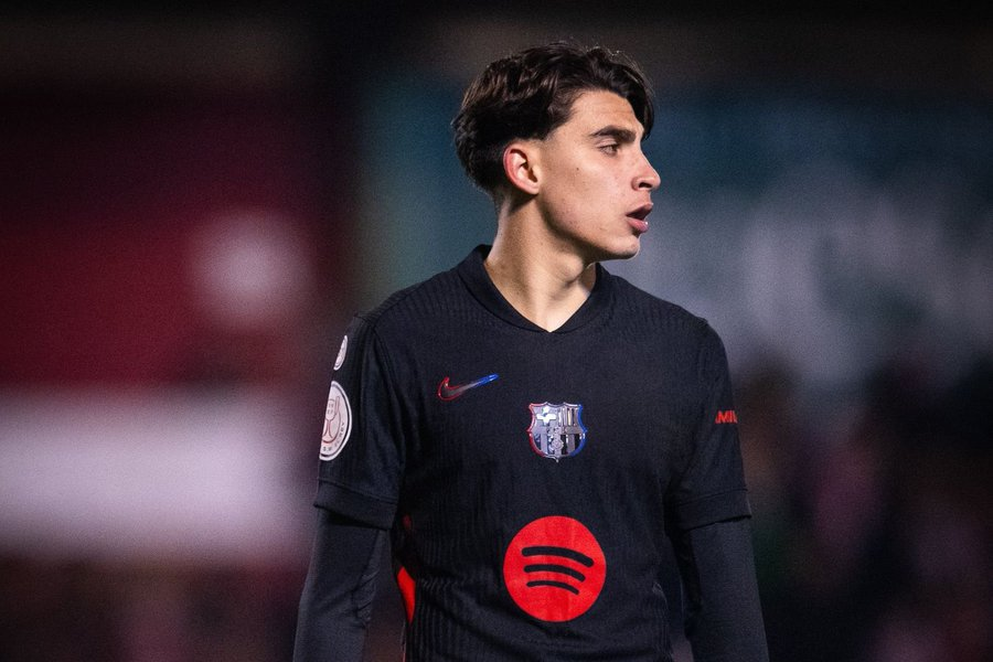 MateoSolerFCB's tweet photo. 🔵🔴👋🏼 TONI FERNÁNDEZ, A PUNTO DE SALIR DEL BARÇA.

El extremo del FC Barcelona pasará hoy el reconocimiento médico con el Venezia antes de completar su llegada al club italiano.

💰 4M€ de traspaso
🔄 50% de futura venta
↩️ Cláusula de recompra para el Barça https://t.co/7JigkJ7Z4o