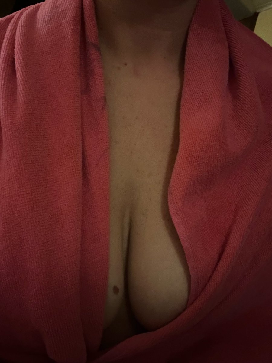 TattooedSecret1's tweet photo. Any losers ready to go broke!? Wait that is right none of yall are real on here.. do we have any real taking losers tonight🤭😏
#boytoy #findom #Nsfw #selling https://t.co/4G9VWysf5l