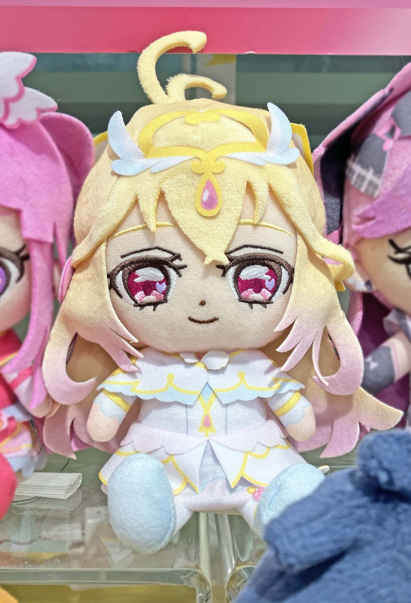 TA_museum's tweet photo. 【＃TAMU情報】本日9/1(火)より、プリキュアオールスターズフォトスポットに「キュアアルカナ」が登場🤍ピロティ窓ガラスのシルエットシールやぬいぐるみ展示にも登場しています✨ぜひ会いに来てくださいね❣️＃たんプリ ＃precure https://t.co/ULIcFhak4q