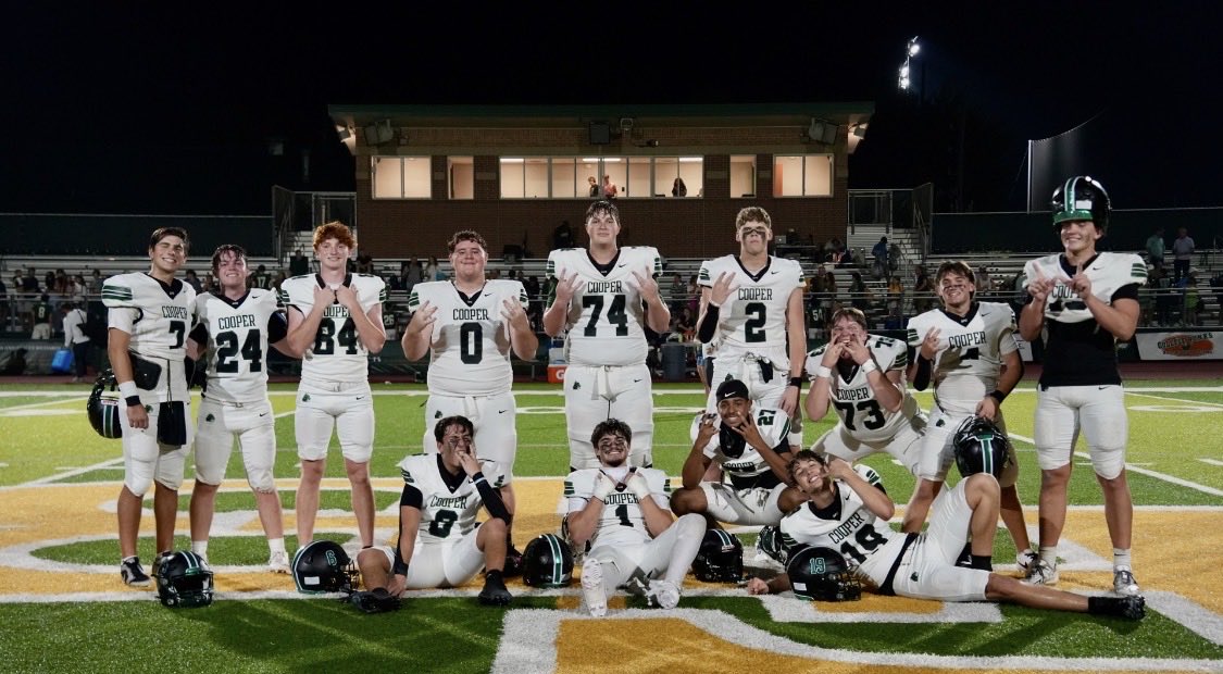 HudsonVossJCS's tweet photo. Senior year brotherhood hits different.

The same guys who pushed you in the weight room, picked you up after a bad practice, and lined up next to you on Friday nights… those are the ones you’ll remember when the pads come off for the last time.

This last ride isn’t just about wins. It’s about the grind you shared and the memories that don’t fade.

Grateful for every snap with my brothers. 💪🏈

Who’s making those senior year memories this season?

#SeniorYear #Brotherhood #HighSchoolFootball #LastRide #Family #KingoftheWoods @JCS_Athletics @JCS_Football @Coach_DeHaven