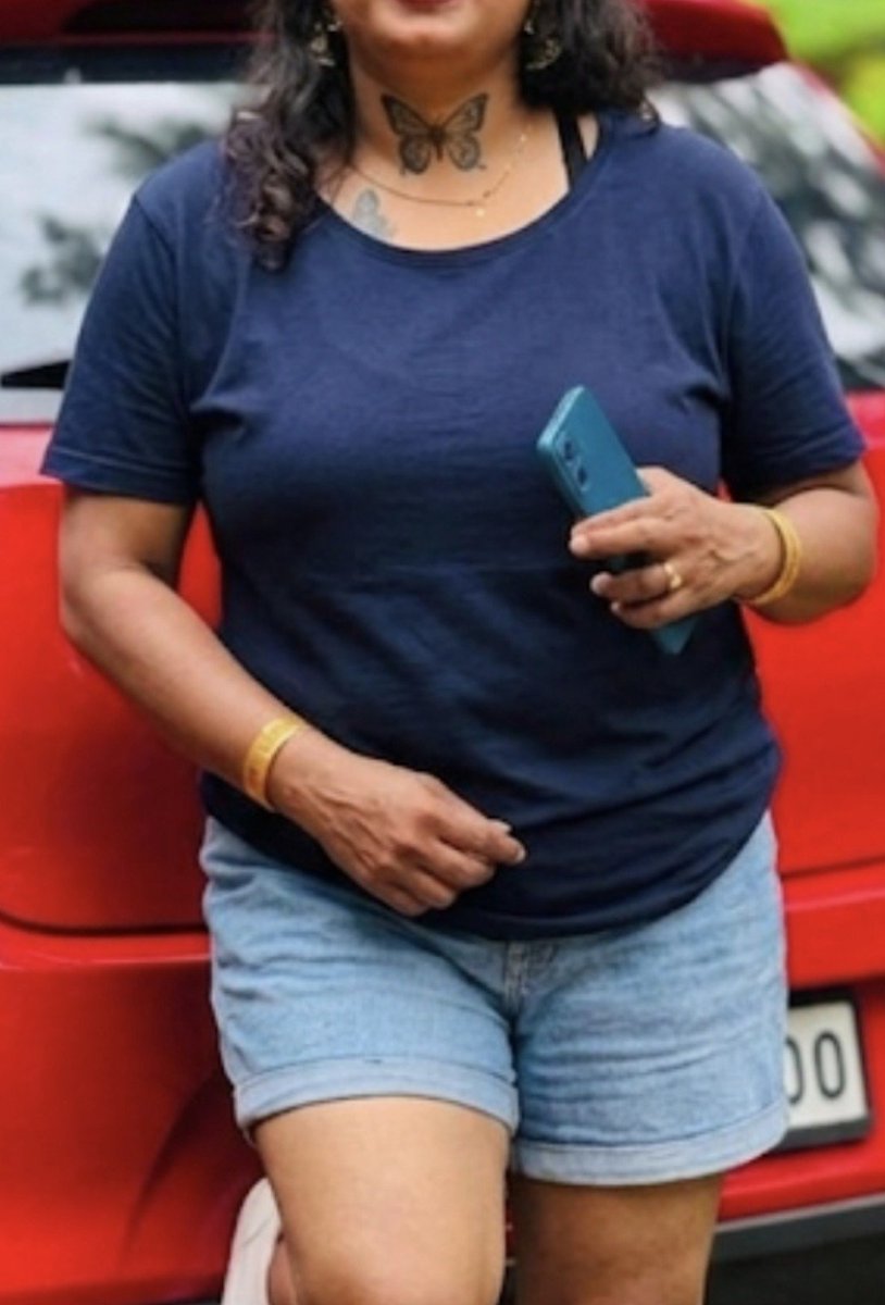 ArjuEtanFiles93's tweet photo. ഇതാണ് എന്റെ ഫ്രണ്ട് പണ്ണി പൊളിക്കുന്ന എന്റെ അമ്മായി💃 https://t.co/uBZqk2HknV