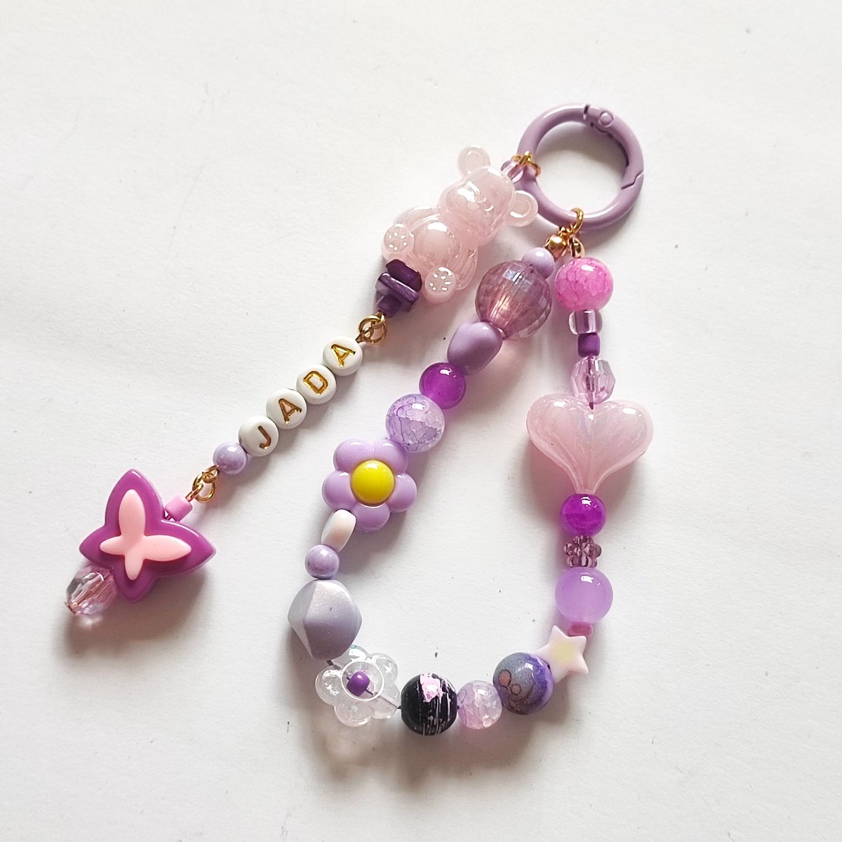TheFunPart_'s tweet photo. Your bag, your colors, your vibe! Customize your bag charm w/ your favorite colors, cute details, &amp; even your name! Make it as colorful as your personality or keep it in dreamy shades of your fave color. Bec. plain bags are cute… but extra-cute bags are cuter

#bagcharm #charms https://t.co/ObCsPGpeEe