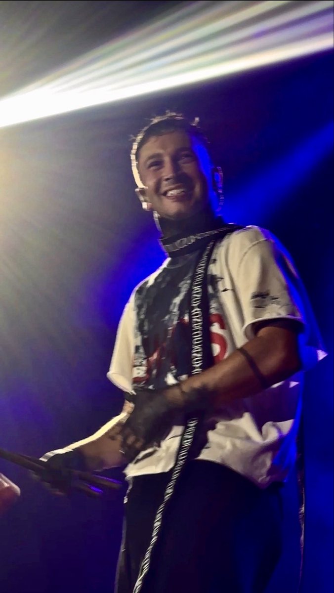 MelMkgilbert's tweet photo. i have no words 😭 https://t.co/e1fWcg8kZq