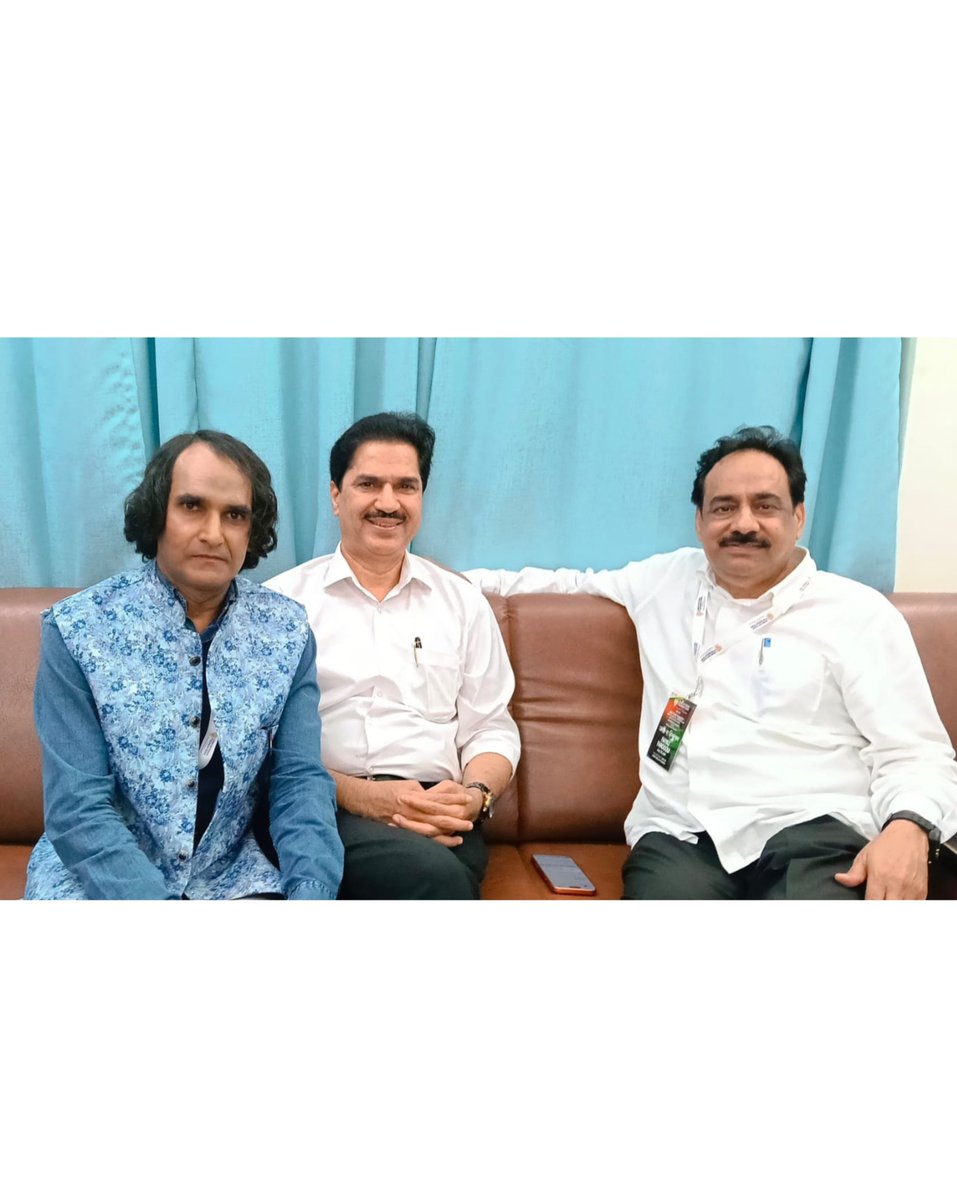 AkhtarAzmi74257's tweet photo. All India Mushaira Held at Jamia Millia Islamia
@mushaira_in @MushairaMedia @KaviSammelan @MusashiSK200 #Poetry #poems #Rekhta https://t.co/h6wYMRyJ0a