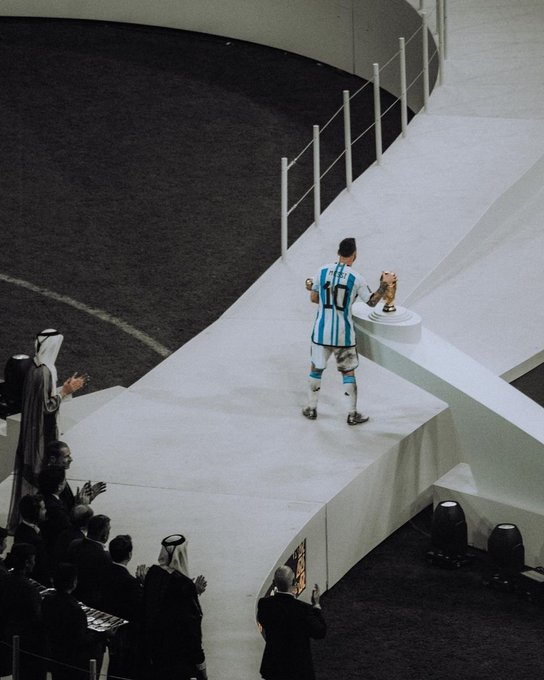 Joaconel's tweet photo. Gracias Dios por hacerme argentino, como Messi. https://t.co/EEFd5lV85w
