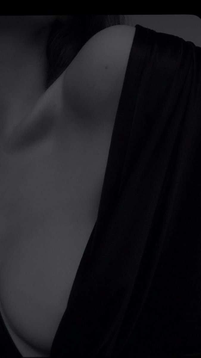 p___eva's tweet photo. You
Love and fire
burn the same
#7wordsPoem https://t.co/MDRPN9xTPj