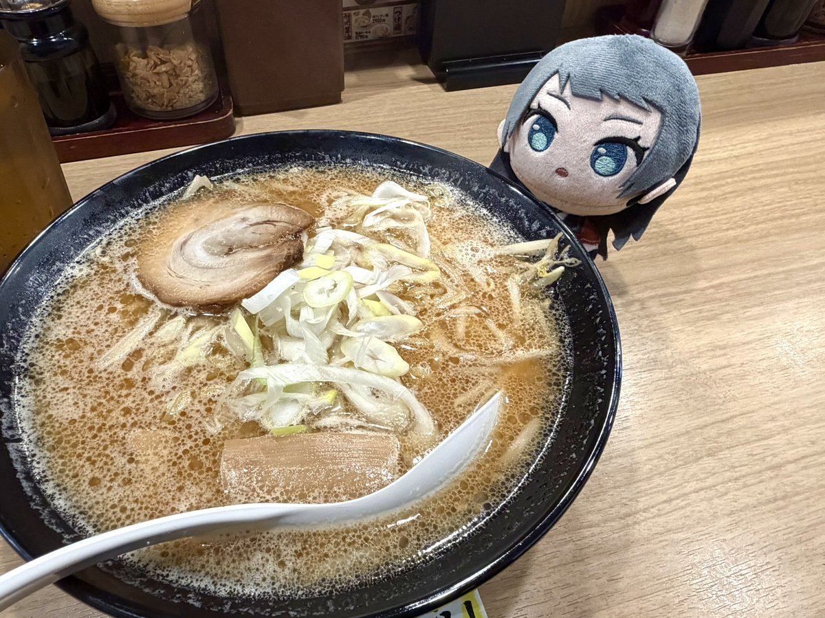 yaichi_2019's tweet photo. ぷちティモ「あの……うつわがおおきすぎて、なかがみえません💦️」 https://t.co/8MXvr3xu5Q
