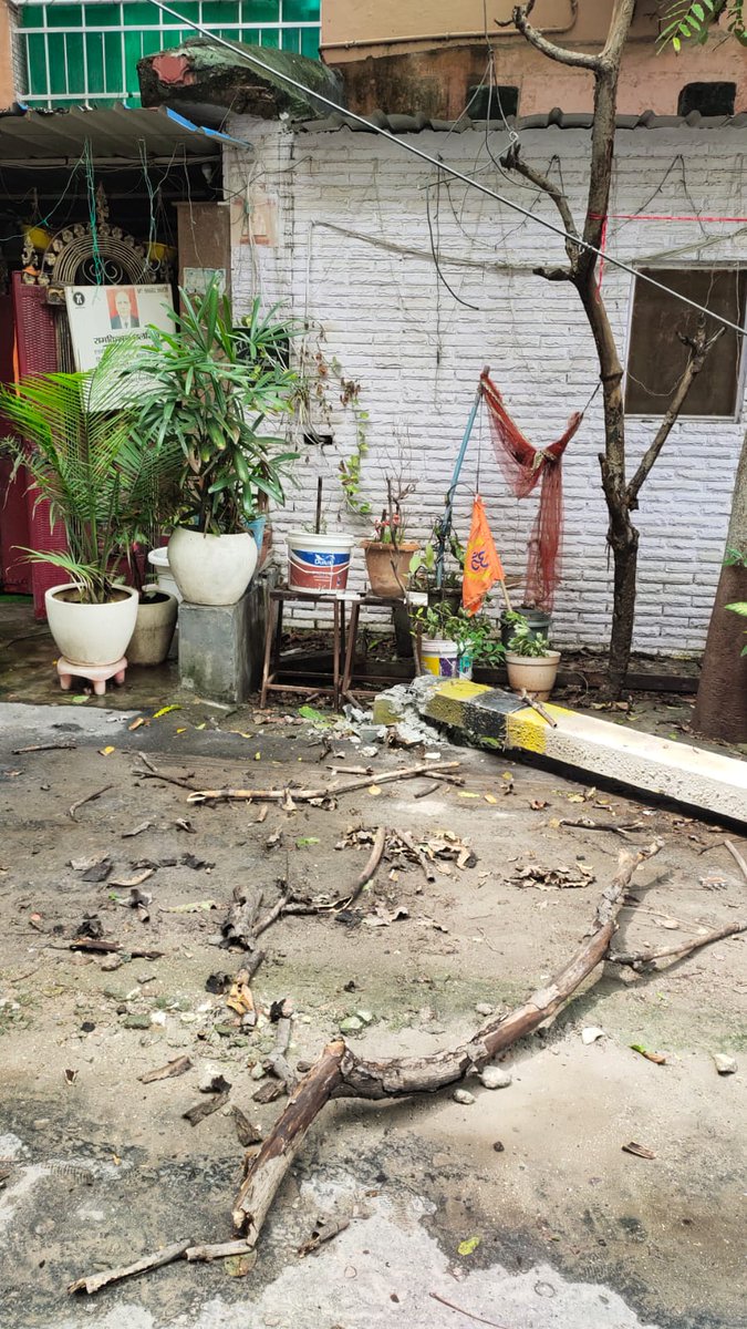 bipinseepoo's tweet photo. @MCD_Delhi @bsesdelhi @dcshahsouth @CMODelhi @gupta_rekha this electric pole is lying for the last one week, MCD and BSES persons contacted , putting hat on each other's head.
It is blocking the walkway......
Block 167-A ,Pocket IV, Mayur Vihar Phase 1, Delhi-91 https://t.co/4nP3NRz2Wl