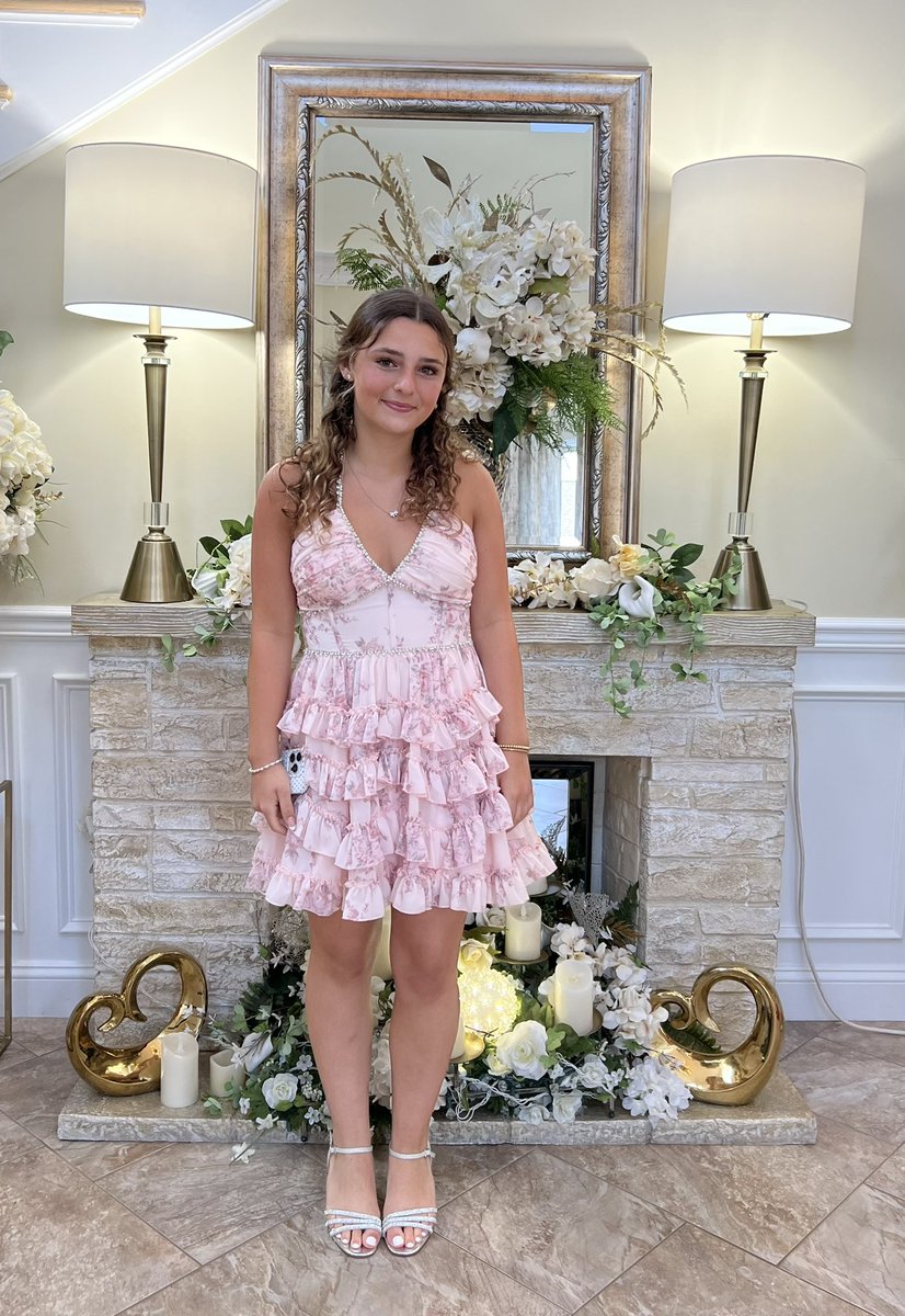 LPignatella2029's tweet photo. June 18, 2026
Revel Gymnastics’s Annual Banquet 
“Floor State Champion: Lainey P” https://t.co/iIK8XIaFoj