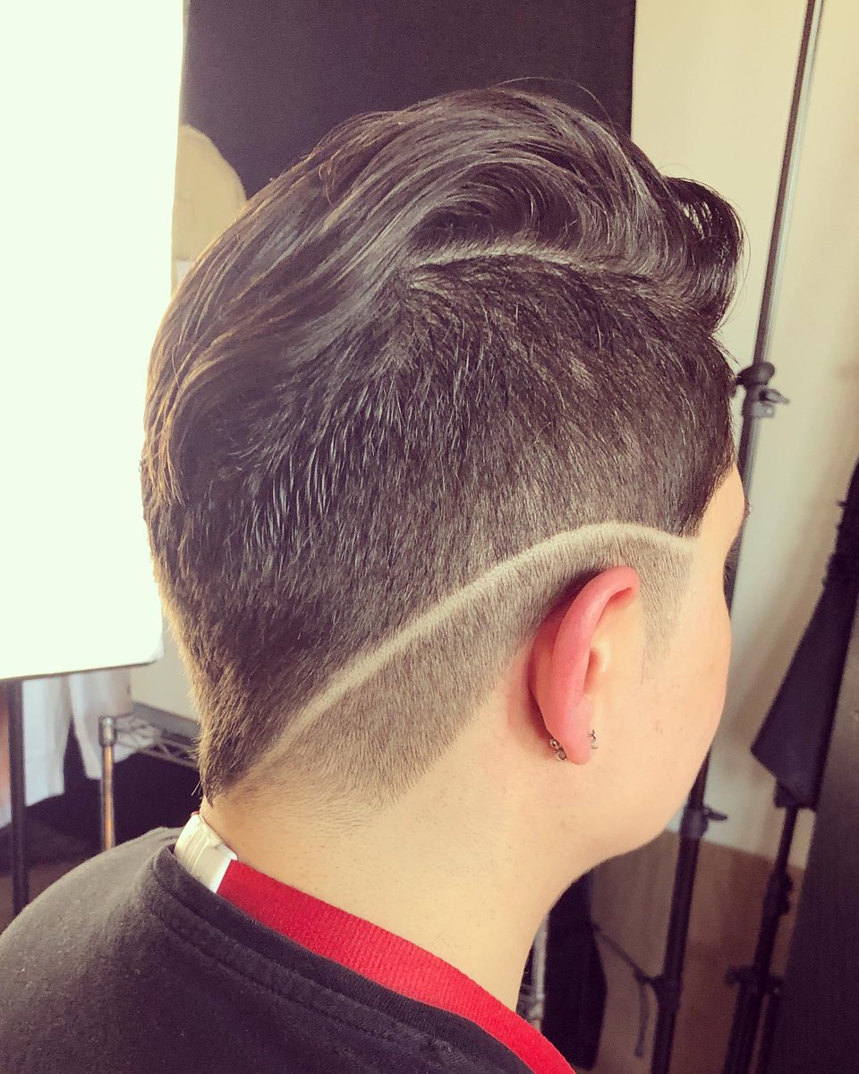 SommerStebcq's tweet photo. At home when everything is closed. Thanks to the best barber—hopefully the post-COVID era is long gone. https://t.co/ZmPHjPCH42
