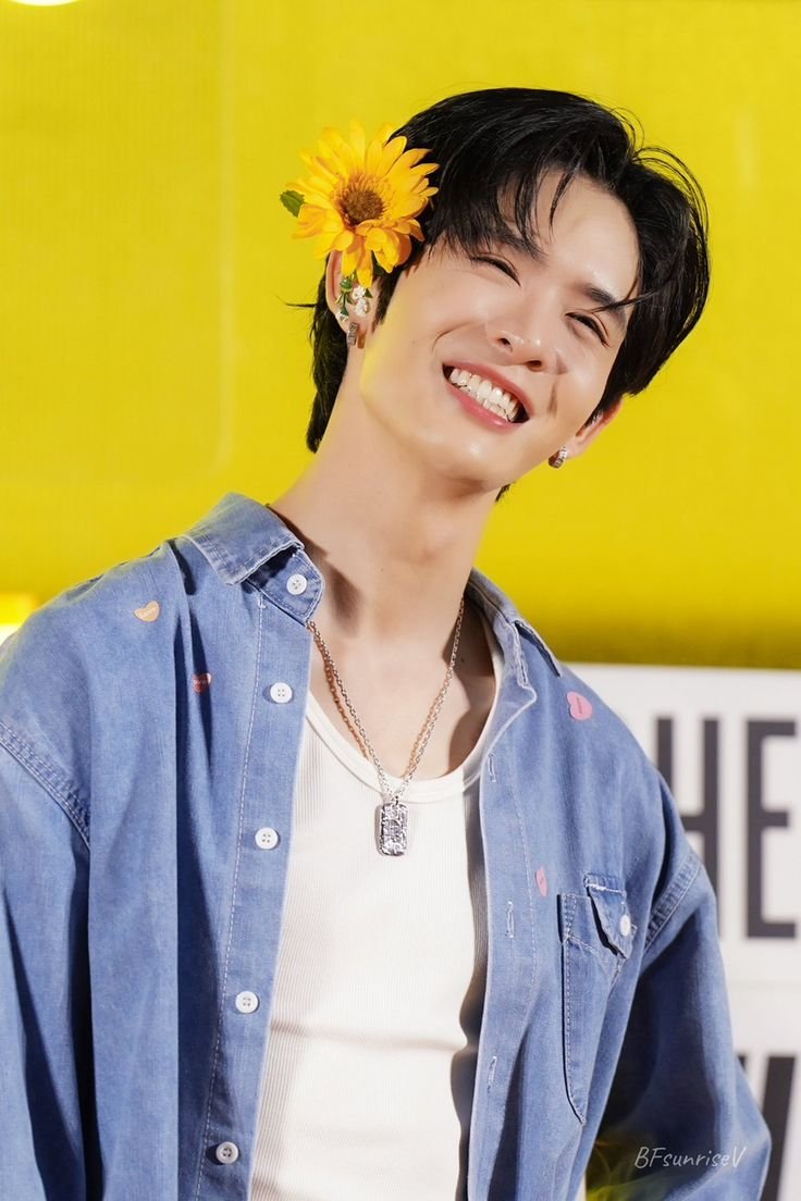jmsverse__'s tweet photo. Good Morning James Su nation!!!! Have a nice day y'all!! Stay hydrated 

#JamesSu https://t.co/fpmZnqrmWp