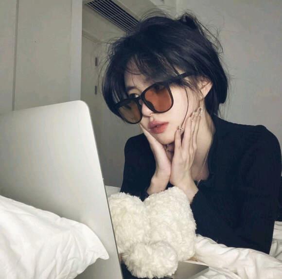 Laura51510's tweet photo. 💼 🧳 🌐 🌸 💼 🔥 I m one coffee away from being a superhero https://t.co/JQgTvWPWmv
