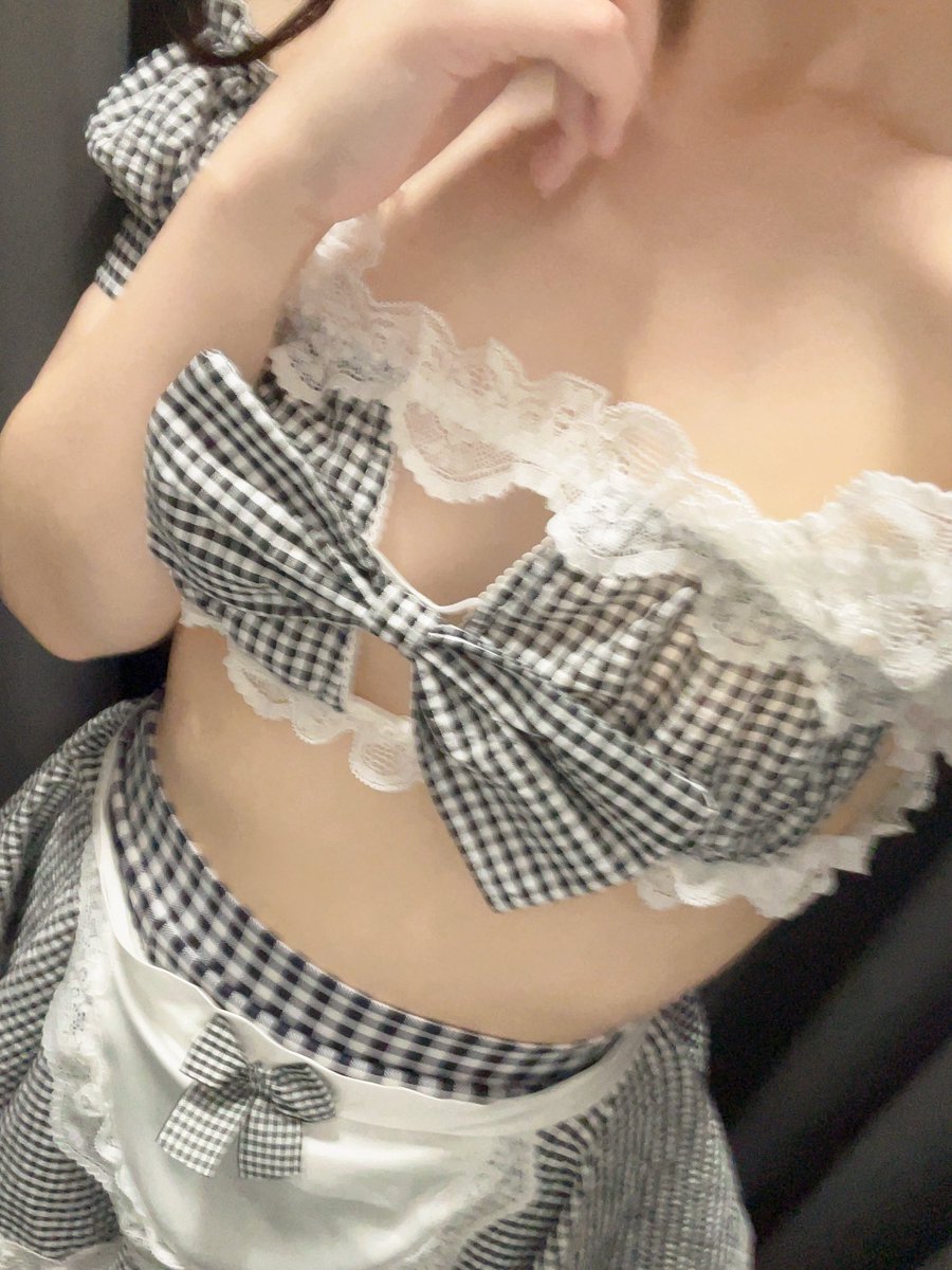 hazukiphoto's tweet photo. 8/21撮影会ありがとうございました✨️
満枠でした🌸🈵✨️
お久しぶりの方もずっとお会いしたかった方もたまたま会いに来てくれた方もいて嬉しかったですദ്ദി＞ᴗ＜)🎀✧
スタジオに可愛い衣装あったのでパシャリ📸
初めてプレミアムチェキたのんでいただいたの嬉しかったです☺️💖 https://t.co/Kvl1IwIC48