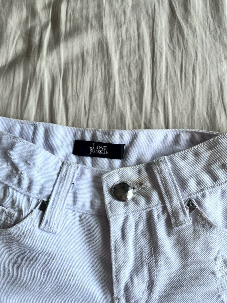 Lunar_studio_'s tweet photo. 💕 พร้อมส่ง 🎀

✦ DETAILS.

Waist : 32–33”
Hip : 36–37”

🏷️ 40.- 
📮 Shipping 40.-

☎️ สอบถามเพิ่มเติม สั่งซื้อ
𝗖𝗙 ใต้โพสต์ 𝗼𝗿 𝗱𝗺 𝗼𝗿 𝗮𝗱𝗱 𝗟𝗶𝗻𝗲 @486gofwk  ได้เลยค่ะ 

#เสื้อผ้ามือสอง #เสื้อมือสอง #เสื้อผ้ามือสองราคาถูก #เสื้อผ้ามือสองสภาพดี #เสื้อผ้ามือสองออนไลน์ https://t.co/smy9p9K98R