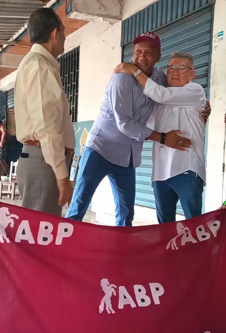 ANTONIOLEIVA4's tweet photo. La nueva directiva municipal estará encabezada por Antonio Leiva, quien asumirá la responsabilidad de presidente municipal de Alianza Bravo Pueblo en Caroní. https://t.co/wxqsaVIfhi