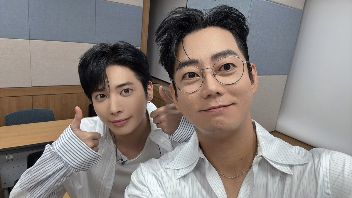 TXTintl_twt's tweet photo. INSTAGRAM UPDATE📸

· kim_hokyoung Post with #TAEHYUN ✨

🔗 https://t.co/gEaLS6ydM6

#태현 #TXT 
#TOMORROW_X_TOGETHER https://t.co/SDTaGAIsvq