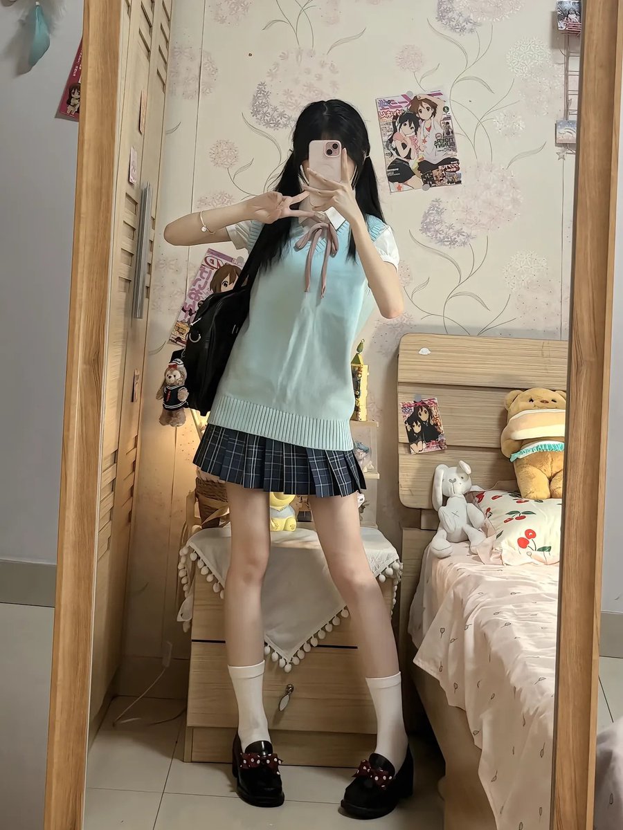 mariah96wx6's tweet photo. 有人在吗？？？今日份OOTD

开脱！！！上供！！   ！    

真的给b看，反正不要🚪 https://t.co/BHUazqndbD