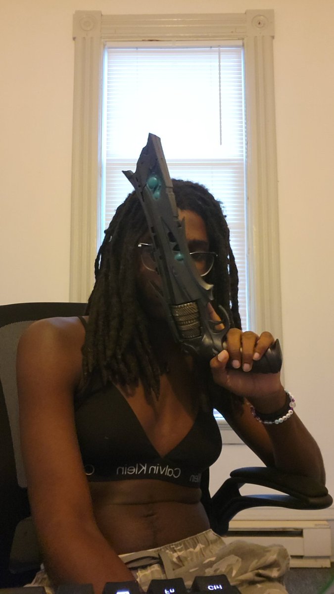 venuswtf_'s tweet photo. dredgen yor if he was a bad transgender bitch https://t.co/JLYSmzK0t0