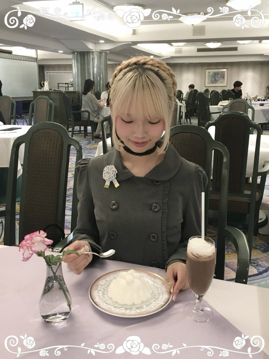 __feui_11e's tweet photo. ずっと行ってみたかった特別食堂で、念願のケーキ🫖‧⁺ ⊹ https://t.co/hQOXQkjwwp
