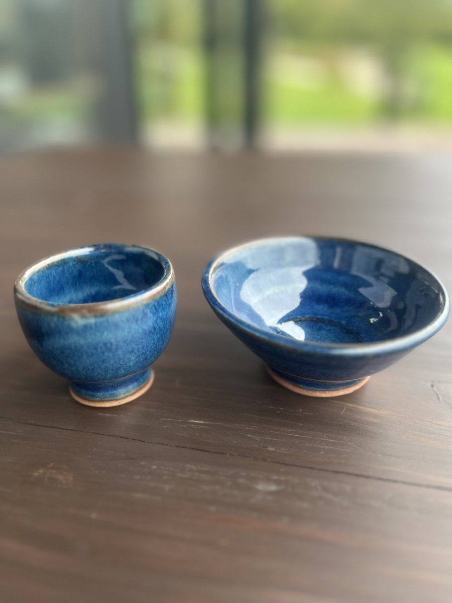 ZfaChm5kY817722's tweet photo. 3ヶ月前にろくろで作った陶器。
凄く素敵に焼き上がってたぁ〜♪
お猪口と小皿は…日本酒に塩辛かなぁ😊
もう一つはビアグラス🍺
#笠間焼
#陶芸教室
#ろくろ https://t.co/Ttxt8UaRyc