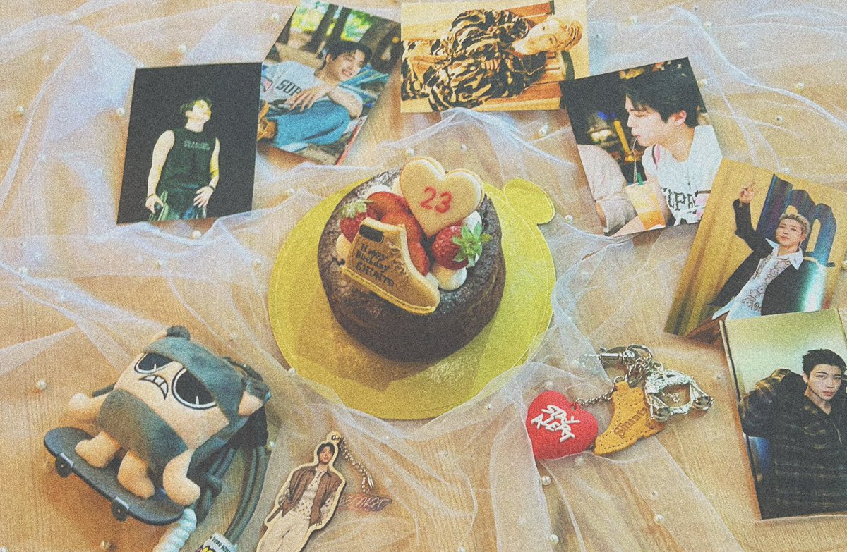 mi__besty's tweet photo. \\ ㊗︎ HAPPY BIRTHDAY SHUNTO ㊗︎ //

今年も大好きなﾍﾞｽたちと大好きな人のお祝いができて嬉しい🤍

幸せな1年になりますように𓂃𓂂◌
23歳のしゅんともだいすき愛してる✊🏻💓

#SHUNTO_HBD_23rd
#HAPPYSHUNTODAY_2026 https://t.co/ajnD7HCB3b