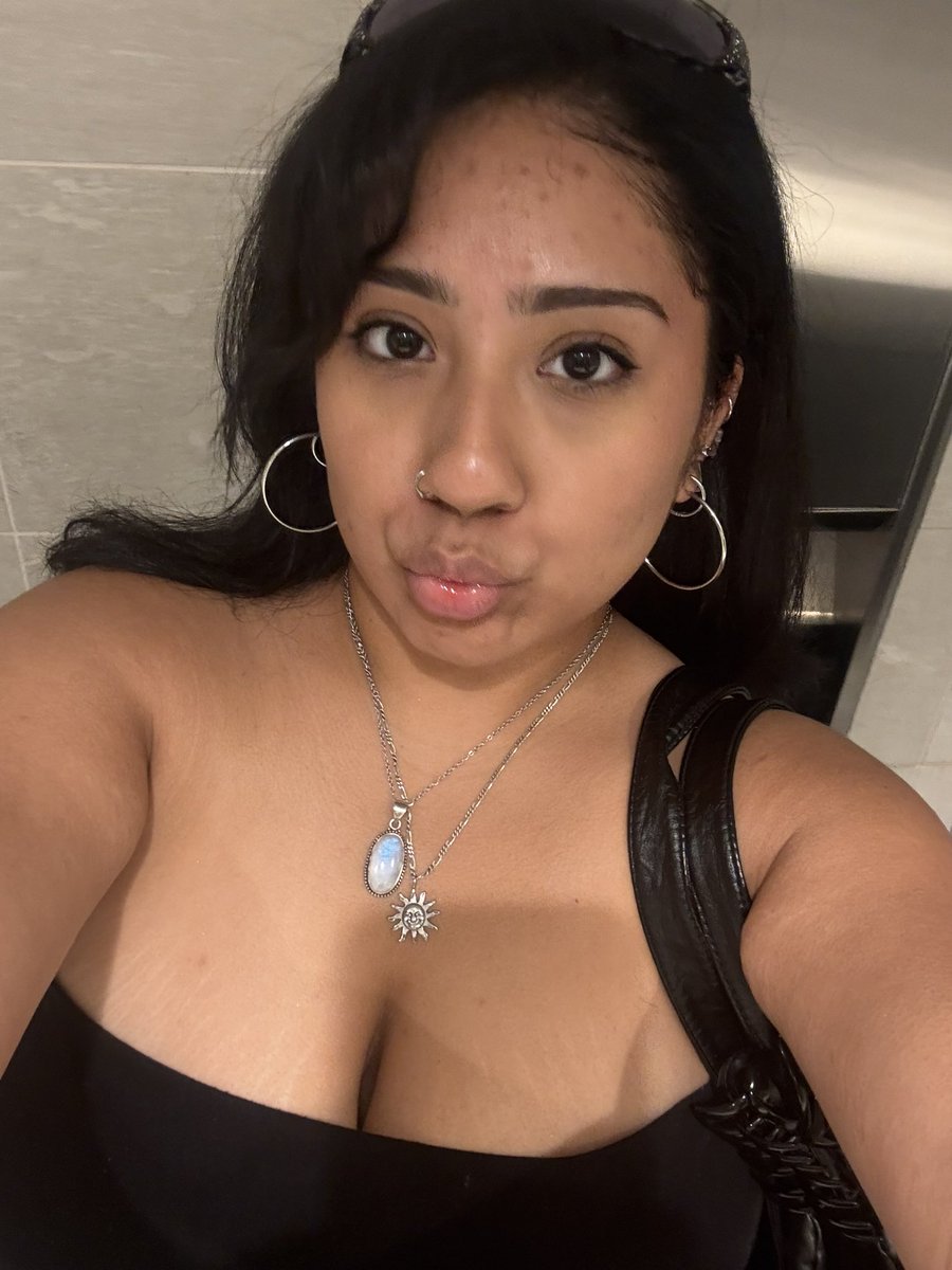virgobabyy29's tweet photo. 💋 25 💋

#bigtits #boobs #chudai #CHUDAİ #nsfwtwtًً #bigtitties #mommy #milkers
#hangers #latina #latinahangers #tits #nippleplay #nipple #wataa #slut https://t.co/uVGkepJxqU