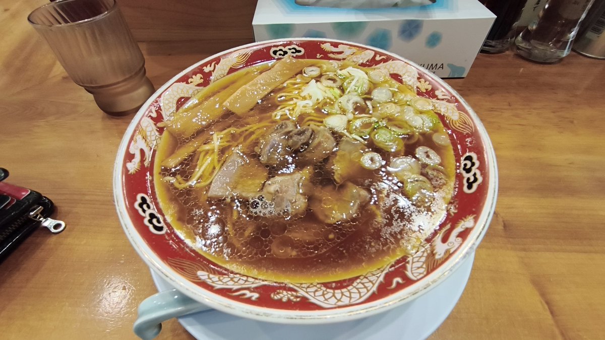 SGoooose's tweet photo. 毎度行列してる比内地鶏ラーメン食べた。
鶏の旨味がよく出てて美味でした。 https://t.co/jkw7vAoOxw