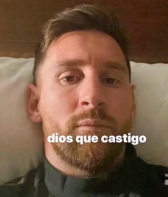 astroflan's tweet photo. No lloré en todo el día por Messi y ahora me está cayendo la ficha. No puedo más. Tanto costaba seguir jugando hasta los 70, Leo?? https://t.co/pTX8l9txm5