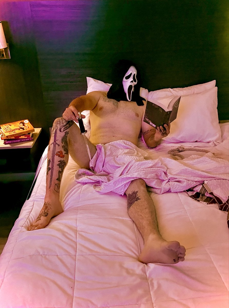 Jigbiggly93's tweet photo. Felt cute, might chase you through a house later IDK https://t.co/MbbB8sFDdu