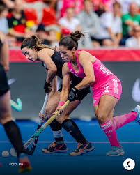 JRebench's tweet photo. Quiero aprovechar a mandarle un abrazo también a Lucina von der Heyde, que siendo defensora y volante, perdió con Argentina, se comió 3 con Bélgica y terminó 6°, y parece que estaba bien que no jugara de titular en Las Leonas.
Karma is a Bitch https://t.co/g2eIsGxiEk