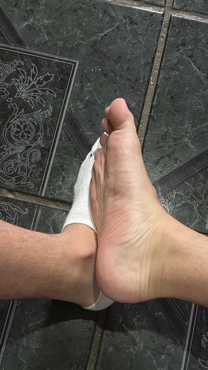 bflcnn's tweet photo. Qm vai vir lamber o pé suado do mlk?

https://t.co/y4ANZKNk1y

#BROTHERAGEMㅤ 
#PINTOAWARDS 
#pintoawardsgay
#malefeet
#brotheragemheteroㅤㅤㅤ 
#footfetısh 
#malesocks https://t.co/a8X1wf8qPP