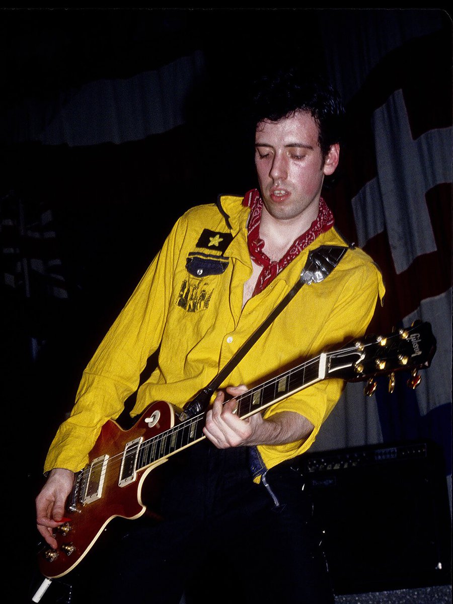 PunkRockStory's tweet photo. 43 years ago today
Mick Jones was fired from The Clash on September 1, 1983, by bandmates Joe Strummer and Paul Simonon due to growing creative and personal tensions.
The beginning of the end of The Clash was decided
📸 Larry Hulst
#punk #theclash #mickjones #punkrockhistory #otd