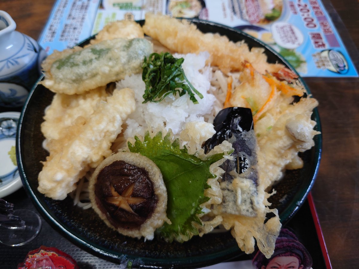 komarindango's tweet photo. いつもの蕎麦屋！天おろしそば大盛り〜😋
＃砂場 https://t.co/wTM1nqFZHU