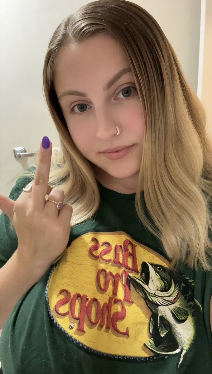 Randaroo1212's tweet photo. Fuck MAGA https://t.co/nRvrsYPEZp