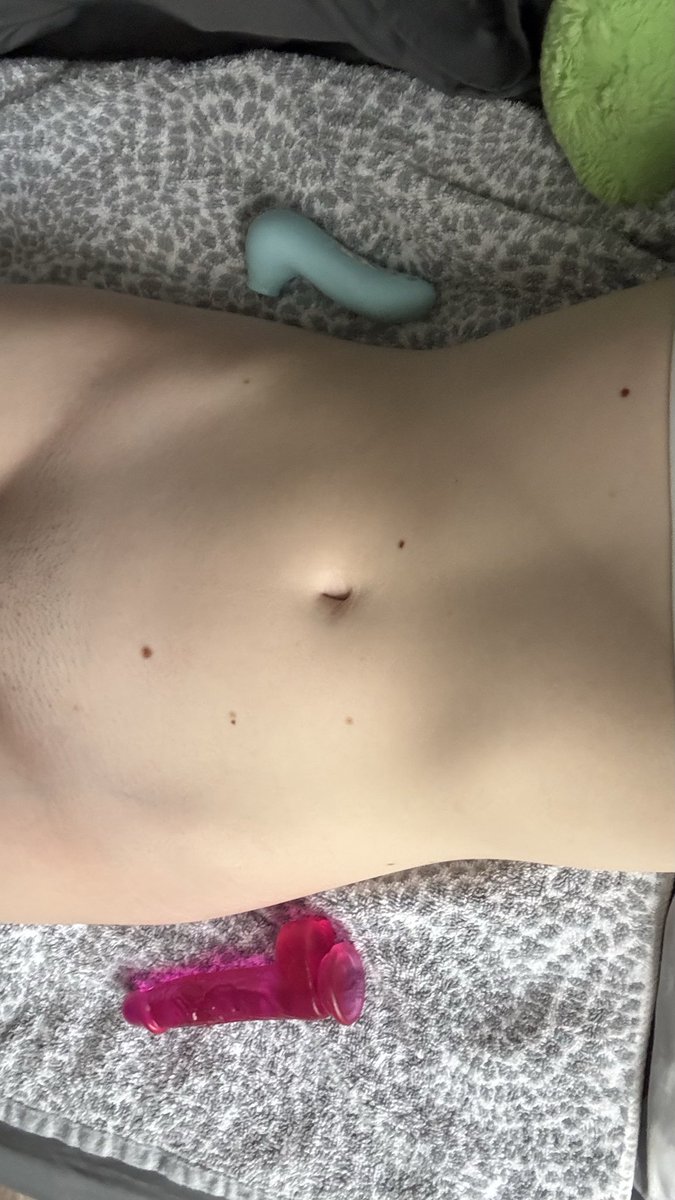 AmberPixieBloom's tweet photo. Decisions decisions…

#nsfwtwt #nsfw #tummy #solofemale https://t.co/xW4xNaI6cW