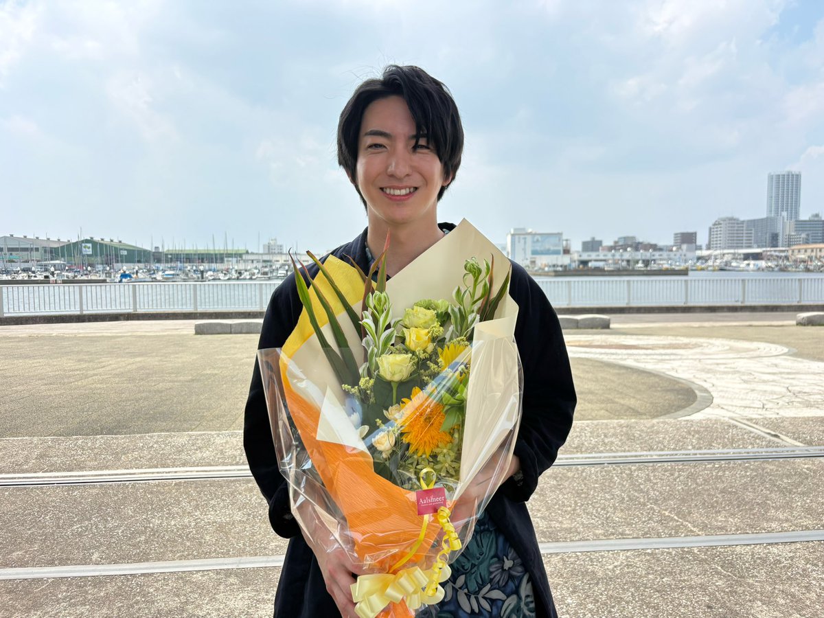 shinainaru_ytv's tweet photo. 🥀『#親愛なる夫へ 〜完璧な妻の嘘〜』

── 𝐶𝑟𝑎𝑛𝑘 𝑈𝑝 𝑣𝑜𝑙.1 ──

加藤悟 役／#前田公輝 さん💐
霧島弓愛 役／#星乃あんな さん💐

２人のクランクアップ写真をお届け📷

撮影、本当にお疲れさまでした🕊️✨

TVerにて最終話無料見逃し配信中。
🔗https://t.co/pwXG48OE9w https://t.co/Ks0sK2tHOD