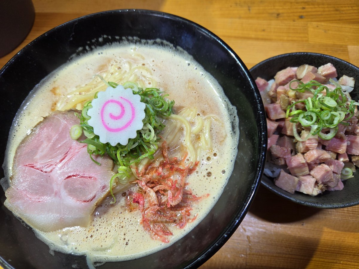 esp0327's tweet photo. 京都府南部で一番美味いラーメン食べた https://t.co/dwrcMUQMvC