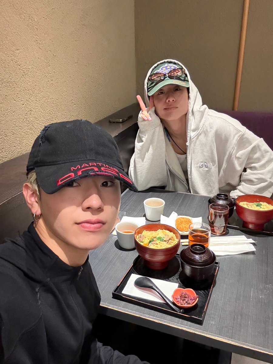 ldh_scream's tweet photo. [📖] #スクオフ
𝗙𝗥𝗢𝗠  #武蔵

武蔵です！
僕と來夢くんで、"The Dynasty"をEXPG STUDIO KYOTOの生徒の皆さんと一緒に踊らせていただきました！！🏯

雰囲気もよく、温かい人ばかりでとても楽しかったです！！
ありがとうございました🔥

帰りに親子丼も食べに行き、幸せな1日でした！！❤️‍🔥

#LDHSCREAM