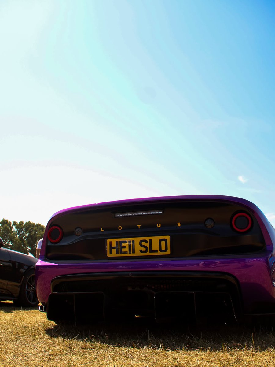 BrunaCatanhf1's tweet photo. Beautiful Lotus Exige in the Goodwood Festival of Speed car park, owned by Hell Slow. Goodwood House, Chichester. Camera: HM Frames09. https://t.co/0BhEuA7Oxm