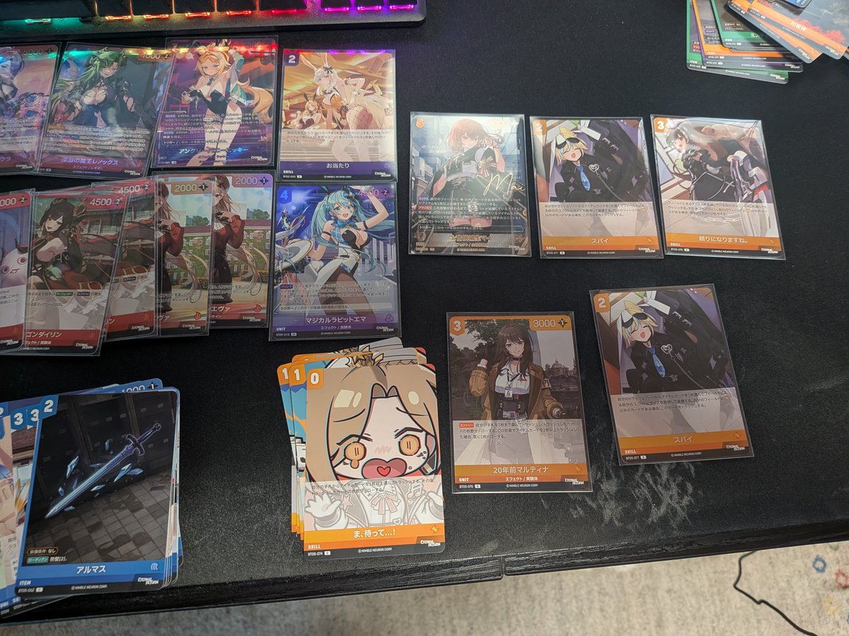 haryuu210's tweet photo. 1BOX目サインはマイ、プロモカードはエヴァ2枚...リーダーはバニーニッキー青カード欲しいところなんだけど、片寄りすぎてる。#エタリタ  #エターナルリターン https://t.co/w3weEb5Nue
