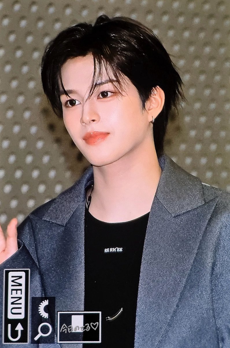 Terutelumina_v's tweet photo. 260901 서울패션위크 출근 테루 preview

#TERU #테루 
#VAYONN #베이온 https://t.co/K0aUshvrn4