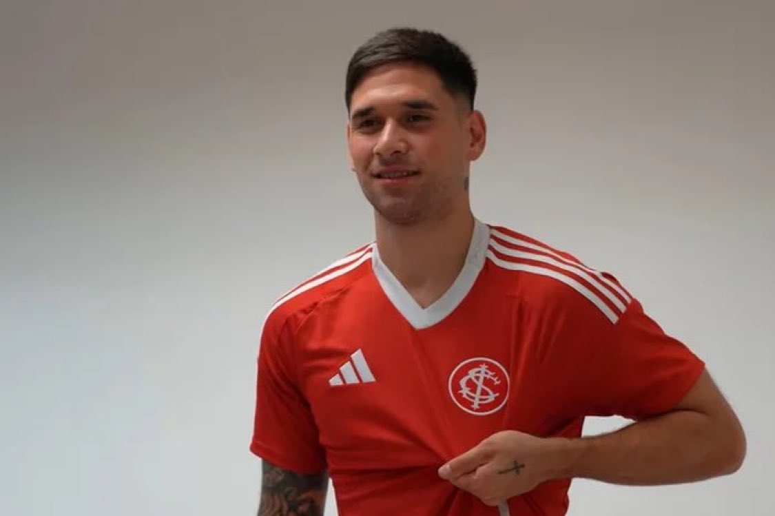 Leonardomaustin's tweet photo. 🚨#EDLP is negotiating against the clock for Rodrigo Villagra.
📍Formal offer to buy 50% of the economic rights.
👉#CSKA 🇷🇺 intends to sell 100%
📌Additionally, #Inter 🇧🇷 has no intention of letting him go.
@GerGarciaGrova https://t.co/Sv6mEkqO7A