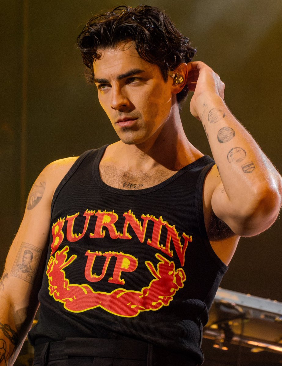 joejonasarchive's tweet photo. joe jonas. https://t.co/24JtoaOAtb