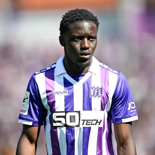 tipster_lc's tweet photo. Ismail Badjie é um jogador DIFERENTE.

20 anos e um nível alto. Rápido, muito habilidoso e desequilibrante. Vem de uma boa 3a divisão e no começo da Bundesliga 2 vem chamando a responsa no Osnabruck. Olho nele. Nível alto! https://t.co/7xi5iBO27B